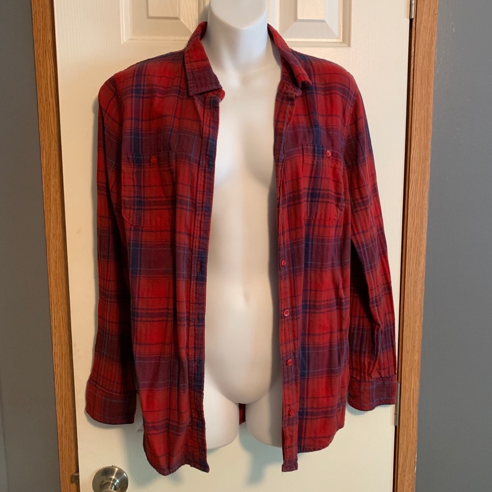 Women’s St. John’s Bay button up shirt Size Large